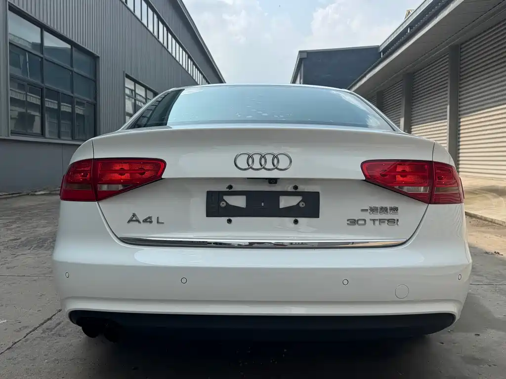 Audi A4L 2013 — фото 12