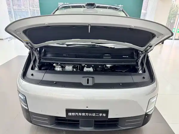 Li Auto MEGA 2024