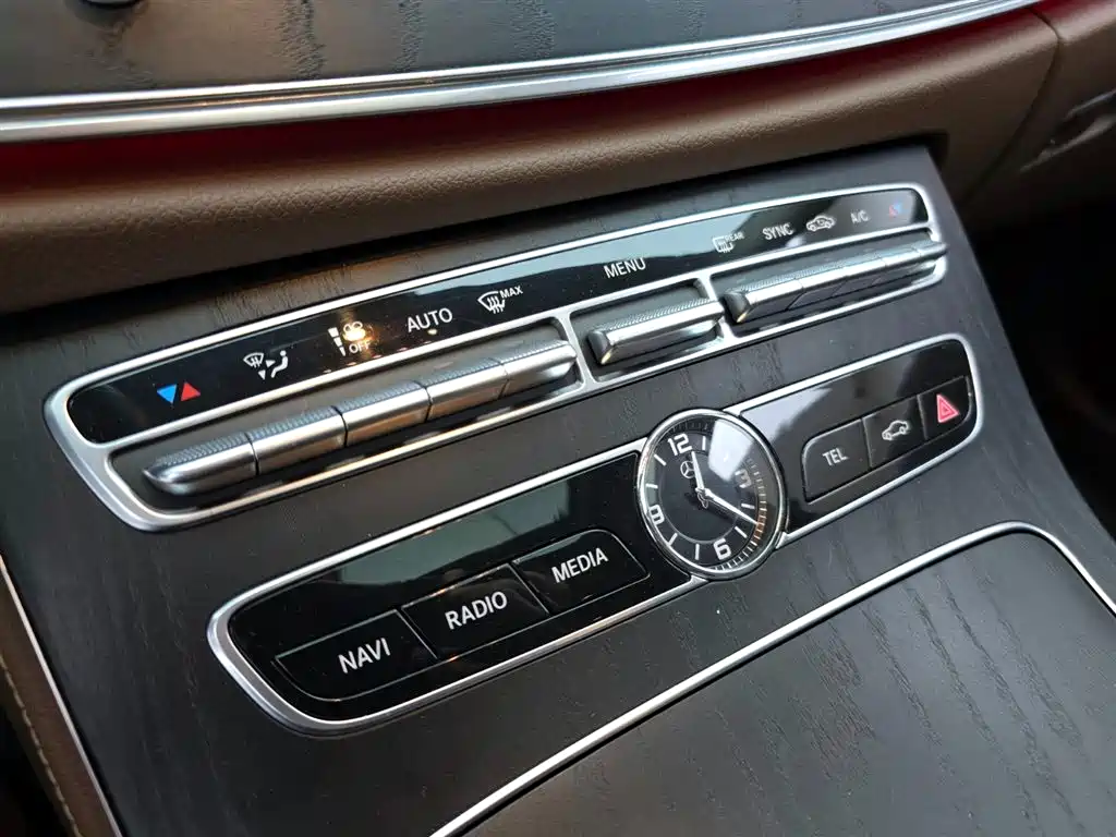 Mercedes-Benz E-Class 2018 — фото 11