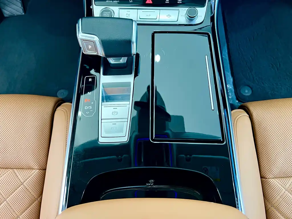 Audi A8 2024 — фото 18