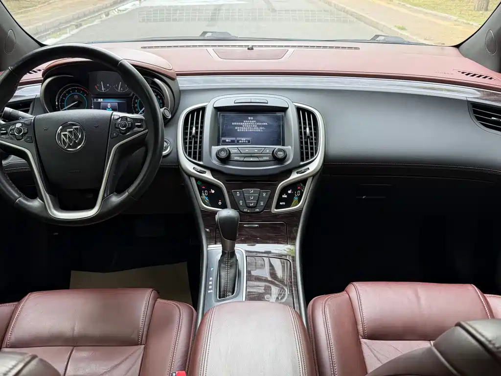Buick LaCrosse 2015 — фото 18