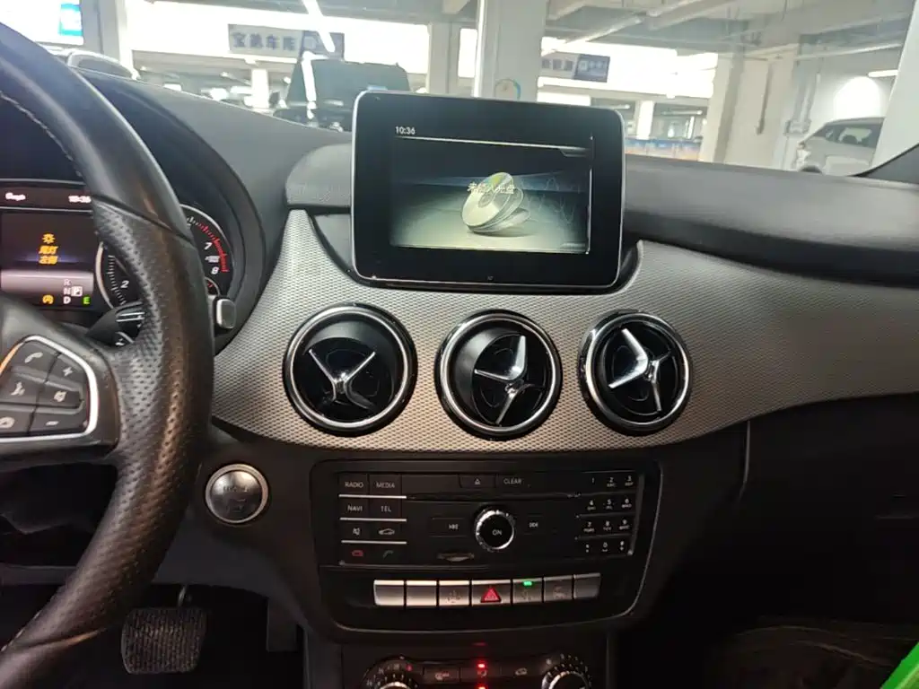 Mercedes-Benz B-Class 2016 — фото 13