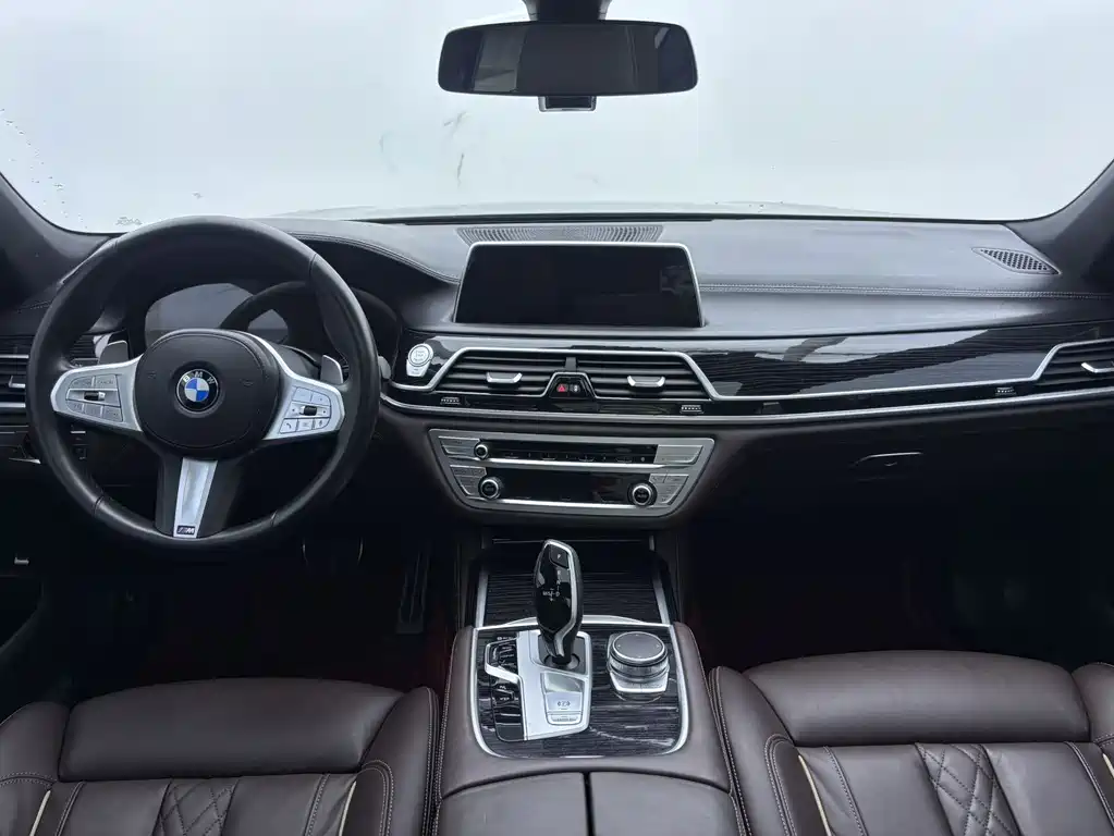 BMW 7 Series 2021 — фото 6