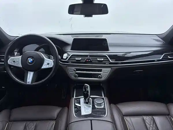 BMW 7 Series 2021