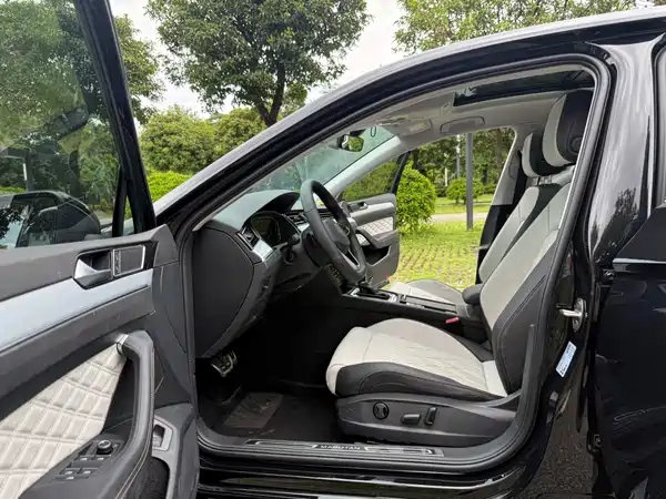 Volkswagen Magotan 2025