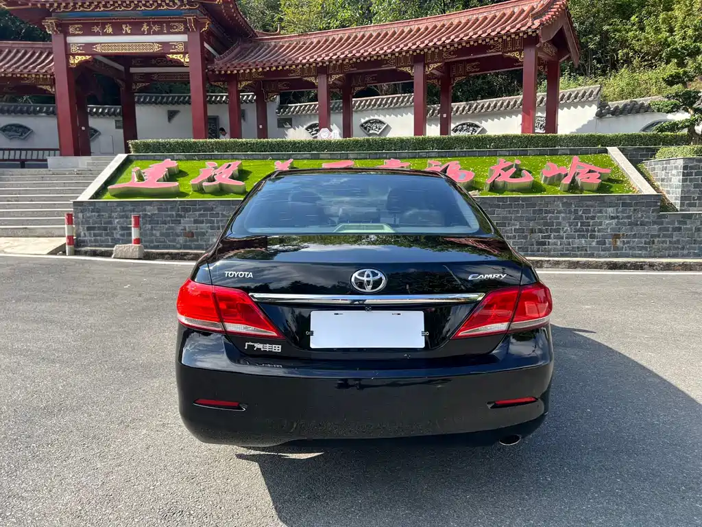 Toyota Camry 2012 — фото 10