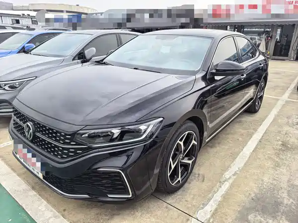 Volkswagen Passat 2023