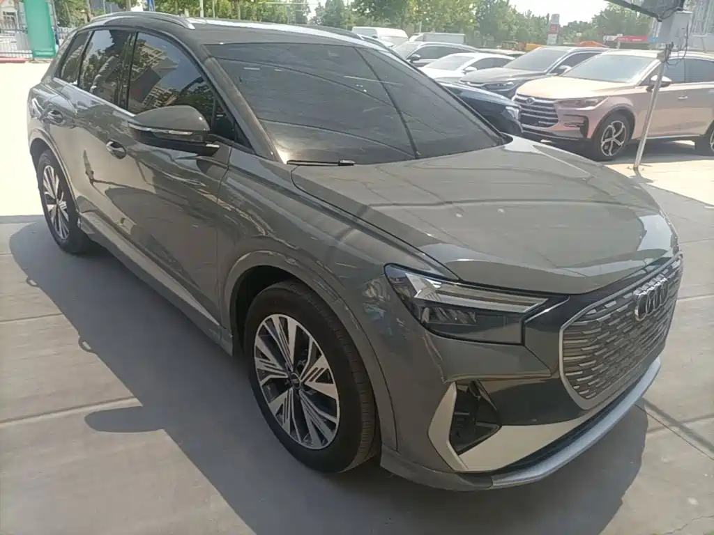 Audi Q4 e-tron 2024