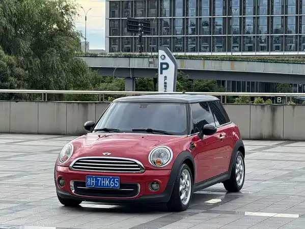 MINI 2012