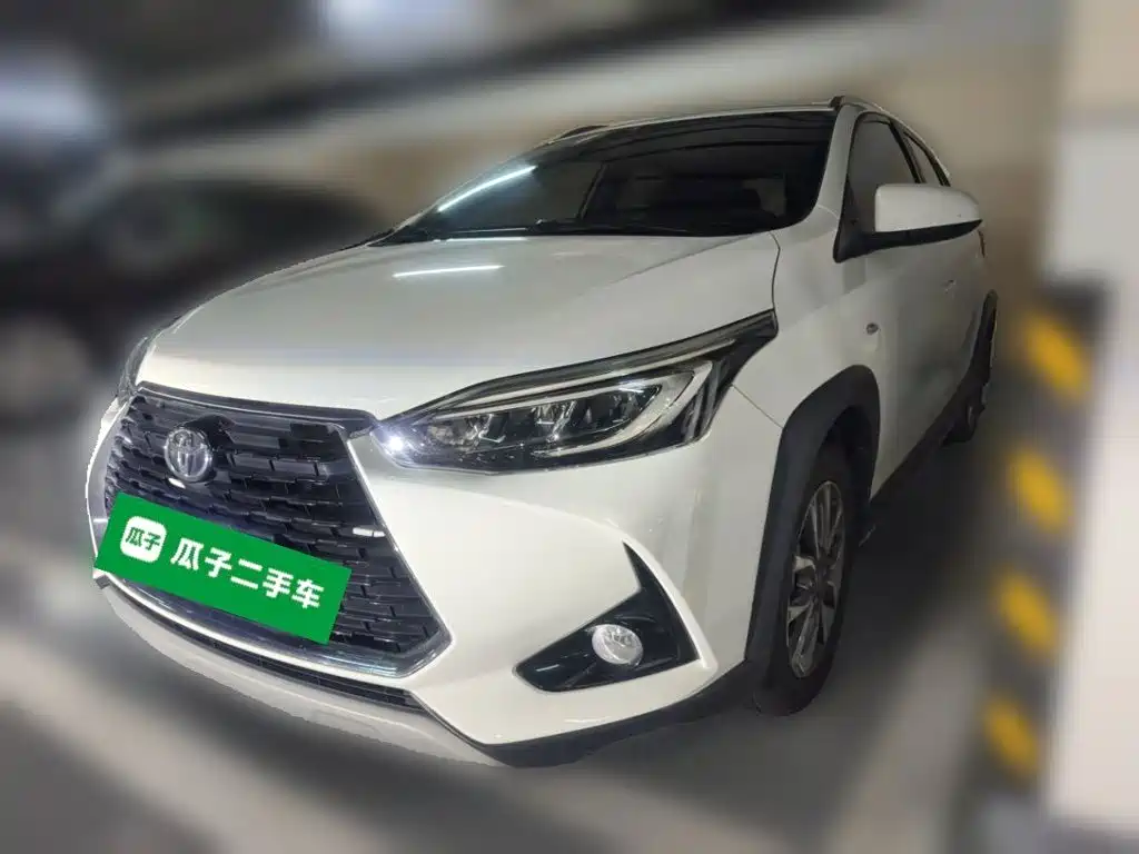Toyota Yaris L 2021 — фото 1