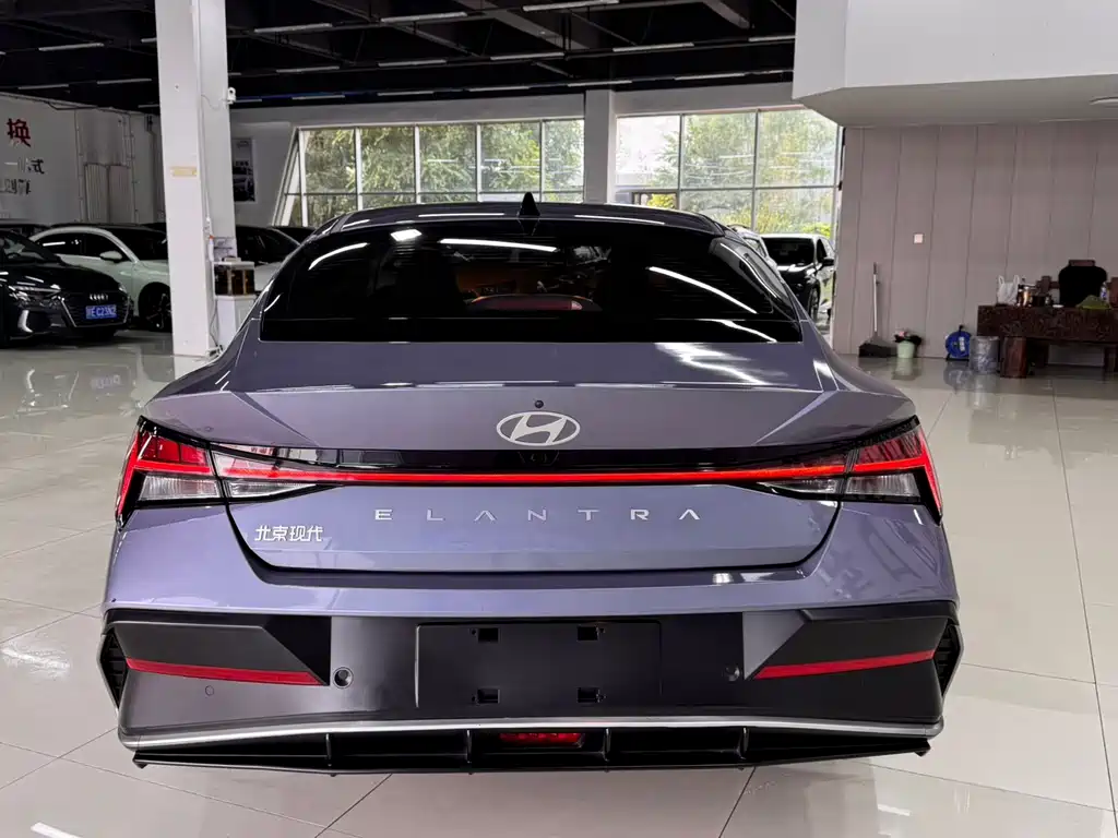 Hyundai Elantra 2023