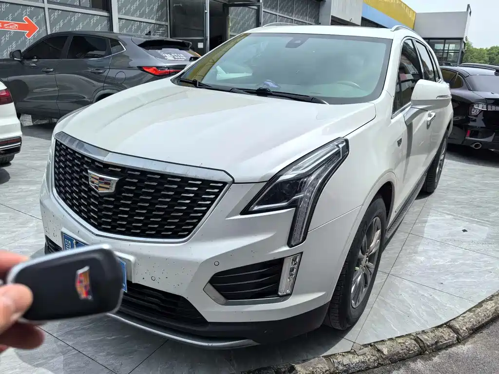 Cadillac XT5 2020 — фото 1