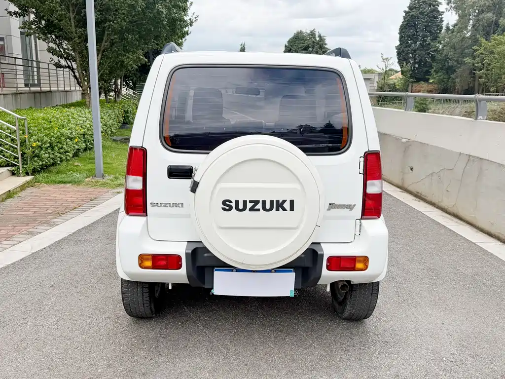 Suzuki Jimny 2016 — фото 14