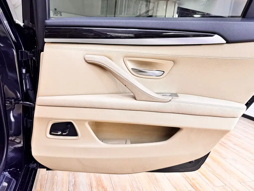 BMW 5 Series 2013 — фото 15