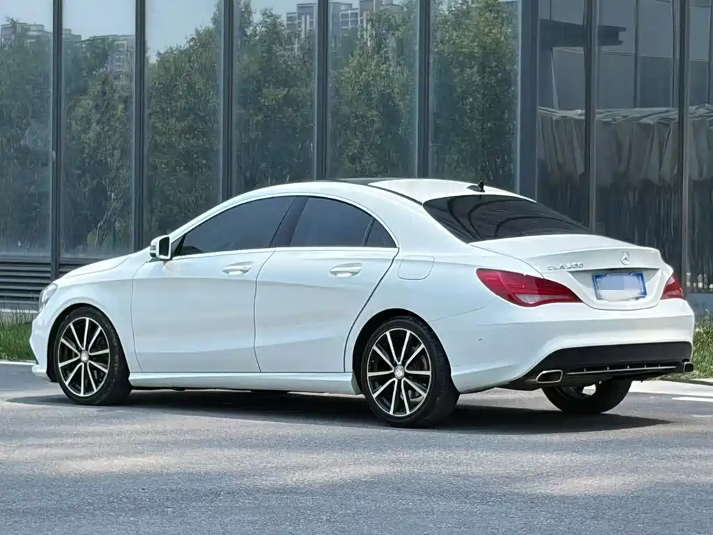 Mercedes-Benz CLA 2015