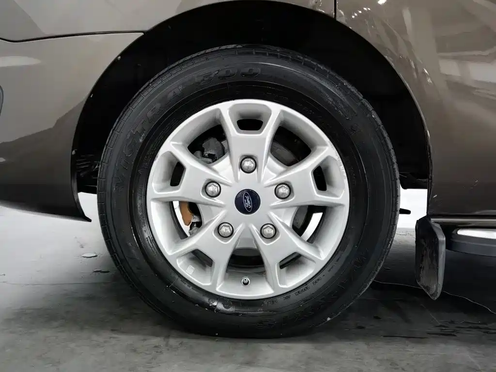 Ford Tourneo 2017 — фото 17