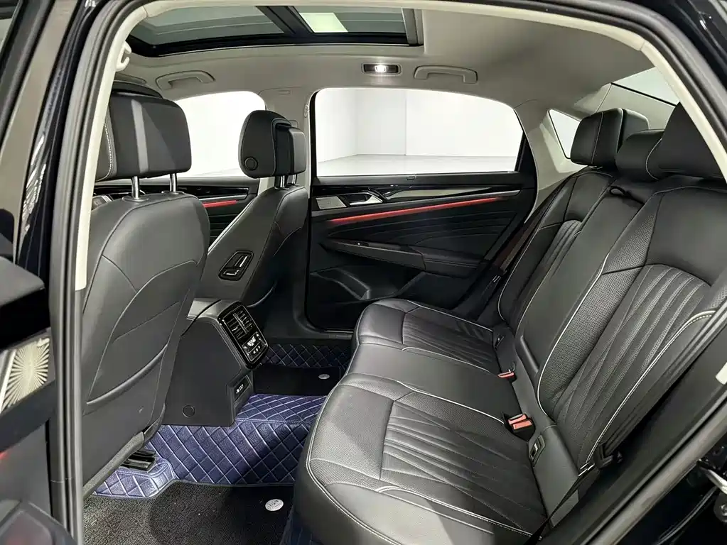 Volkswagen Passat 2023 — фото 10
