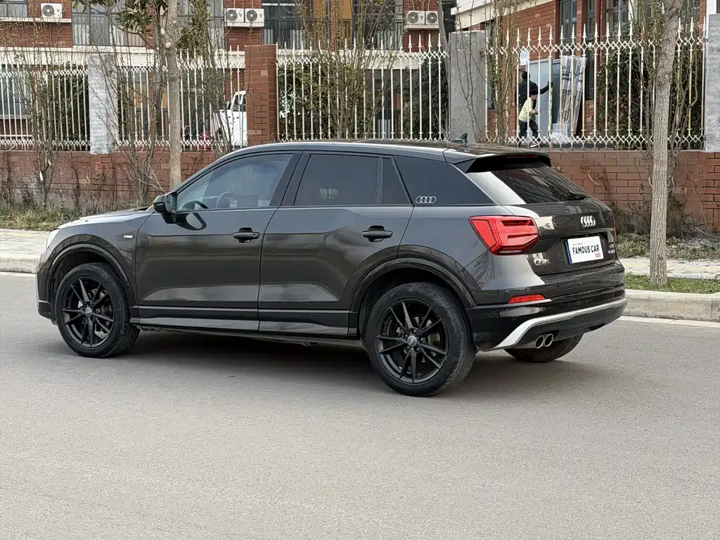 Audi Q2L 2019 — фото 4