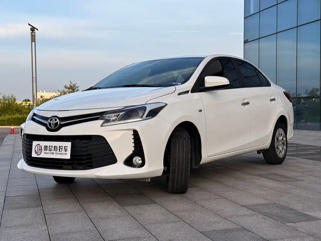 Toyota Vios 2022 — фото 1