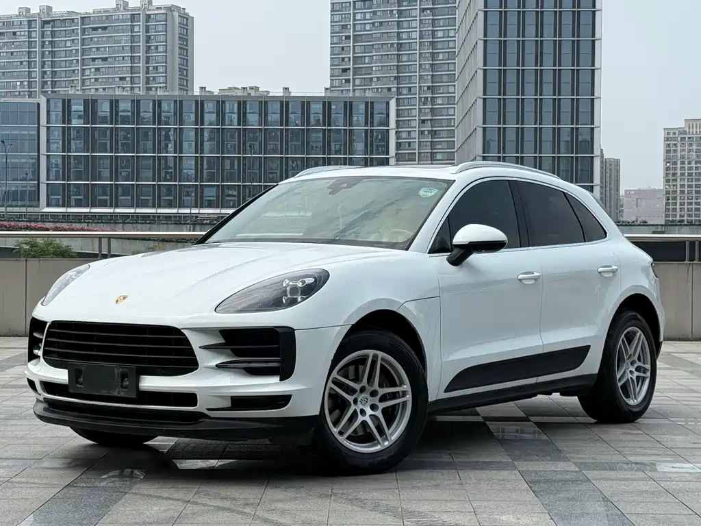 Porsche Macan 2019 — фото 1