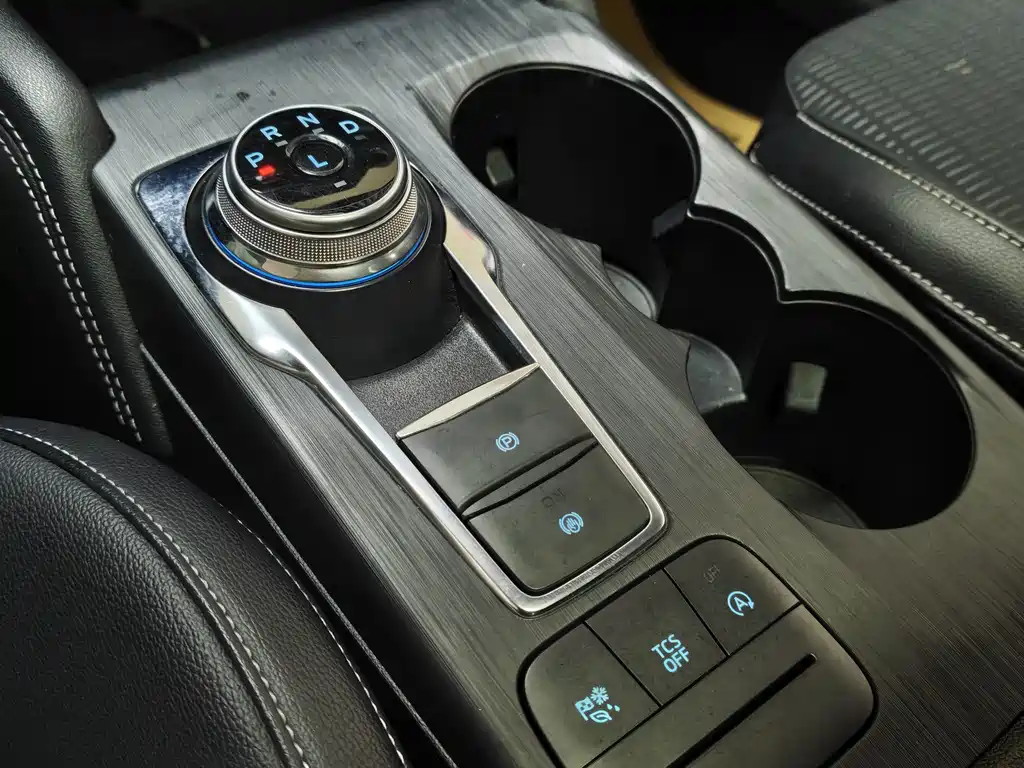 Ford Focus 2022 — фото 17