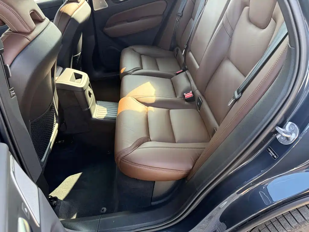 Volvo XC60 PHEV 2024 — фото 12