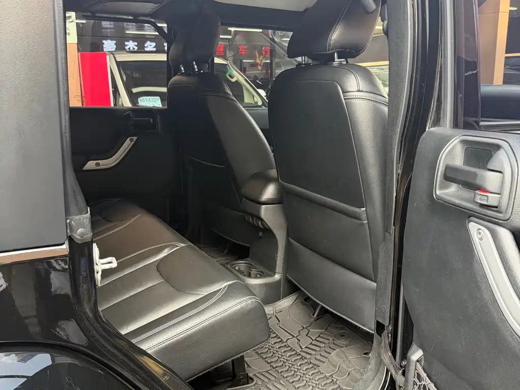 Jeep Wrangler 2018 — фото 3