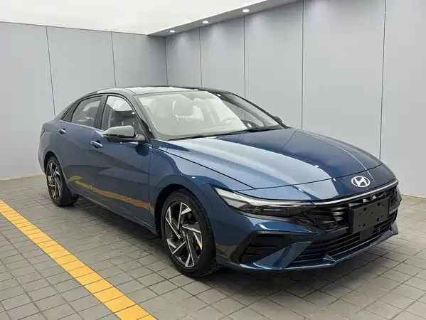 Hyundai Elantra 2023