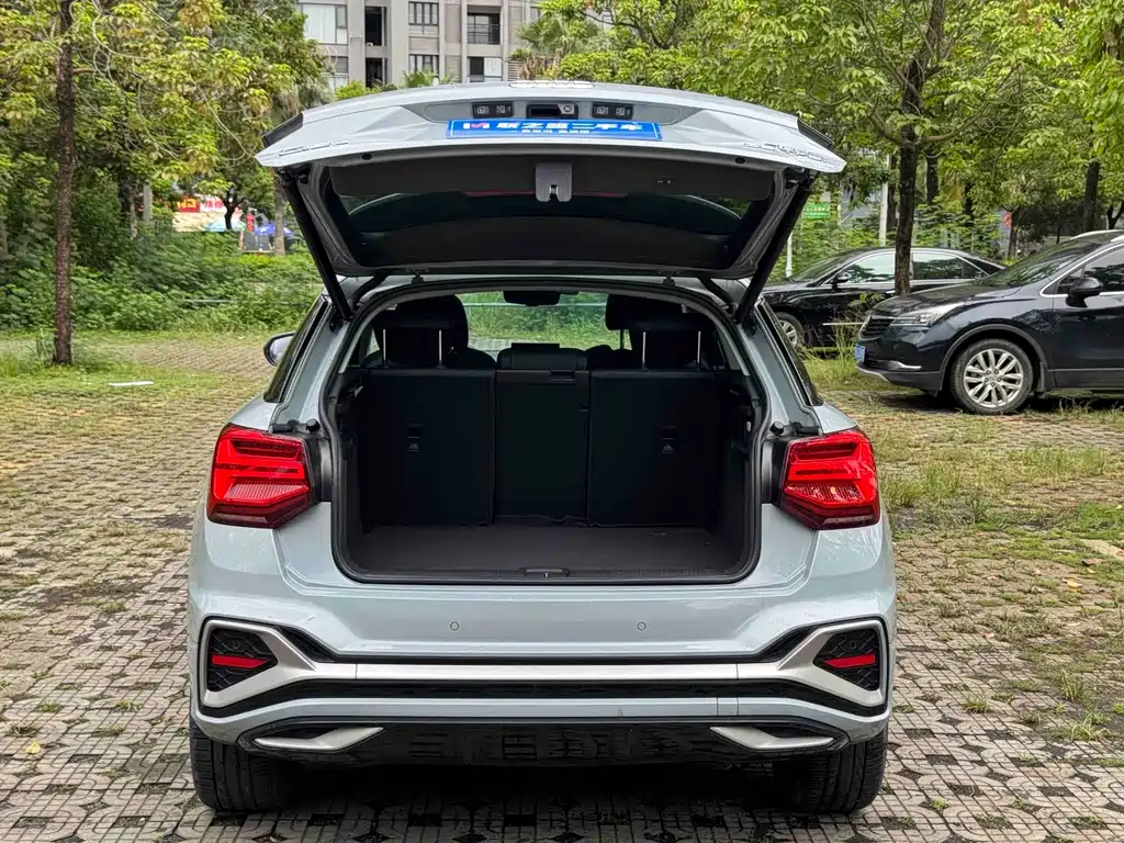 Audi Q2L 2022 — фото 30