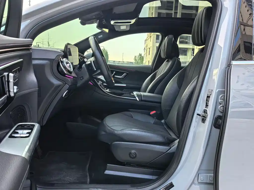 Mercedes-Benz EQE SUV 2023