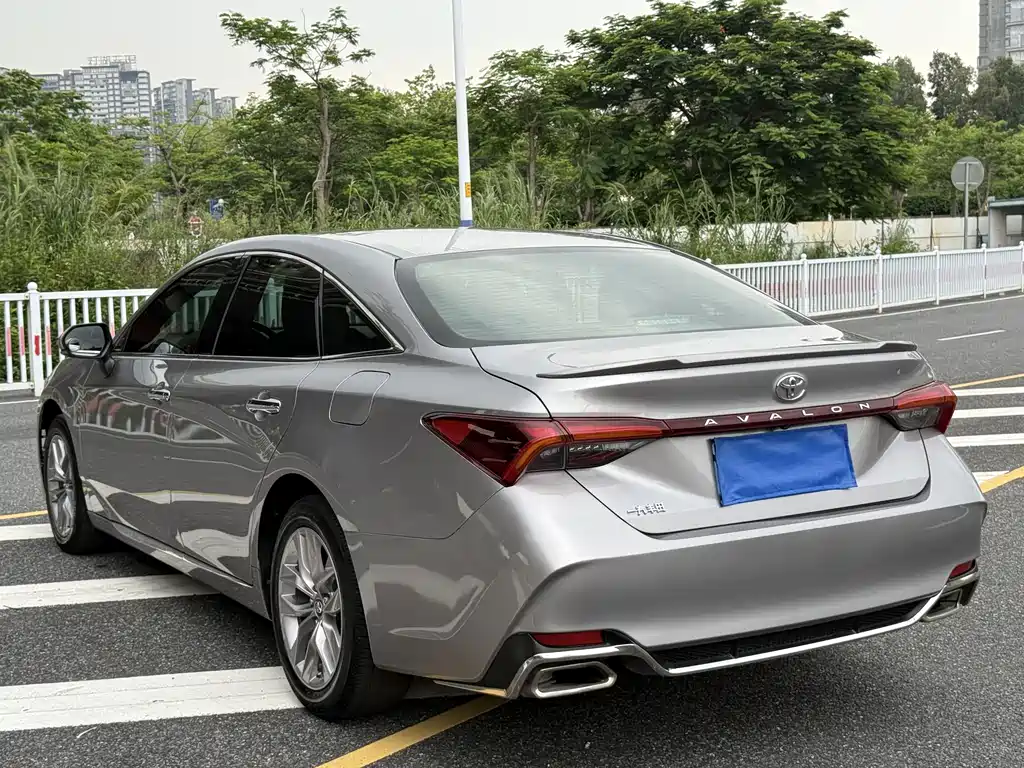Toyota Avalon 2020 — фото 10