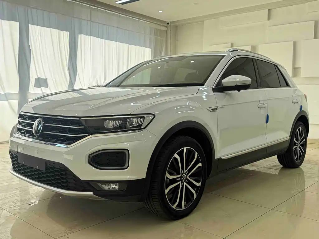 Volkswagen T-Roc 2021 — фото 1