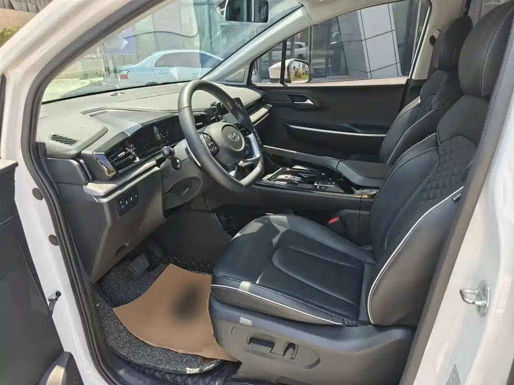 Hyundai Custo 2023 — фото 15