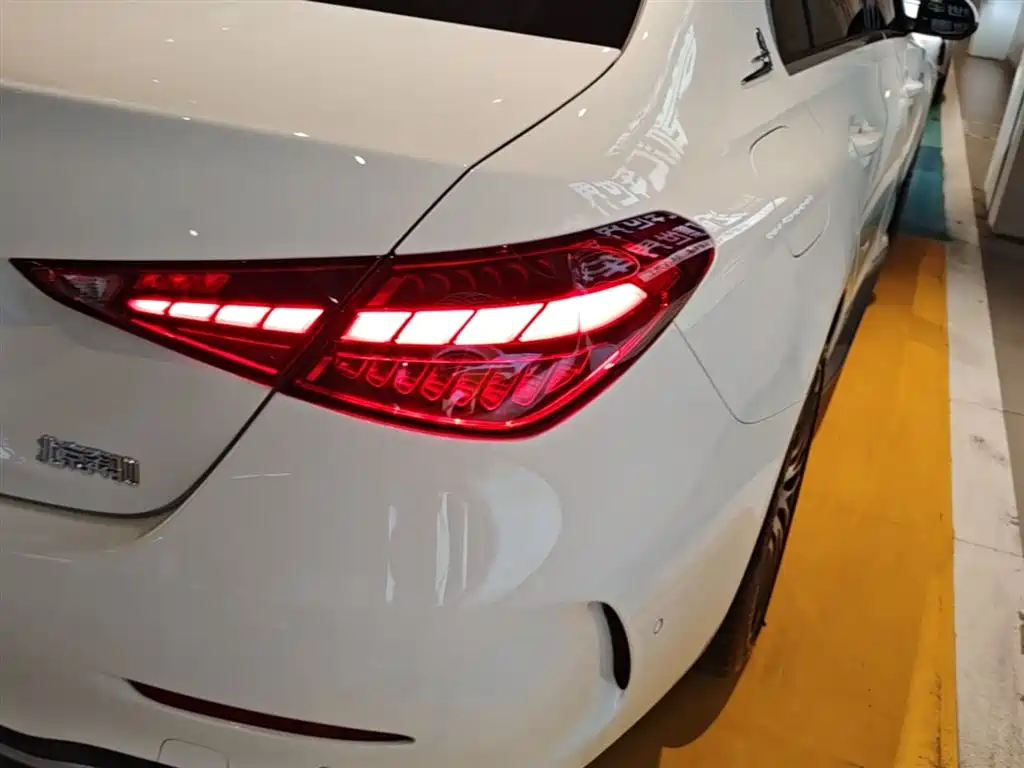 Mercedes-Benz C-Class 2023 — фото 8