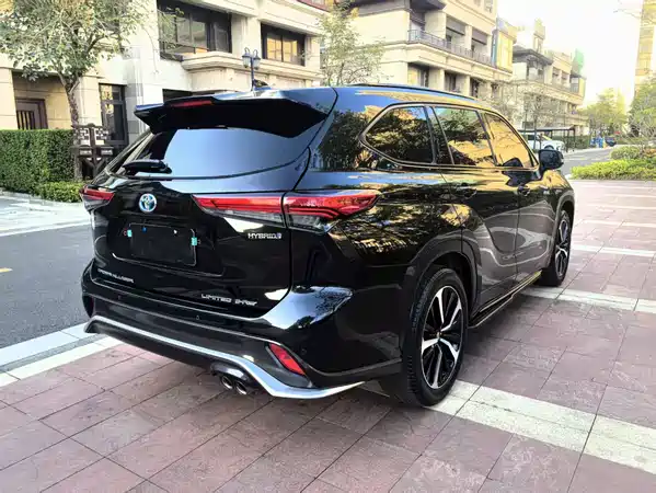 Toyota Crown Kluger 2021