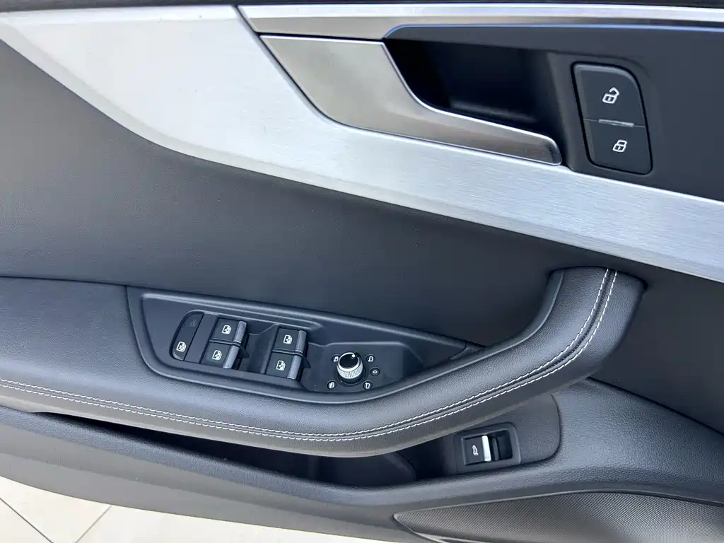Audi A4L 2022 — фото 19