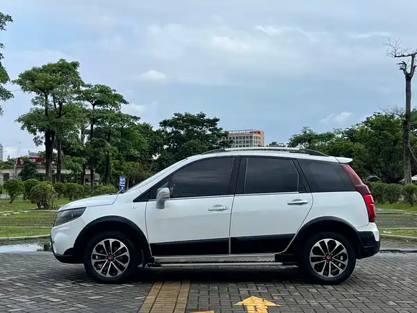 Dongfeng Jingyi X5 2015