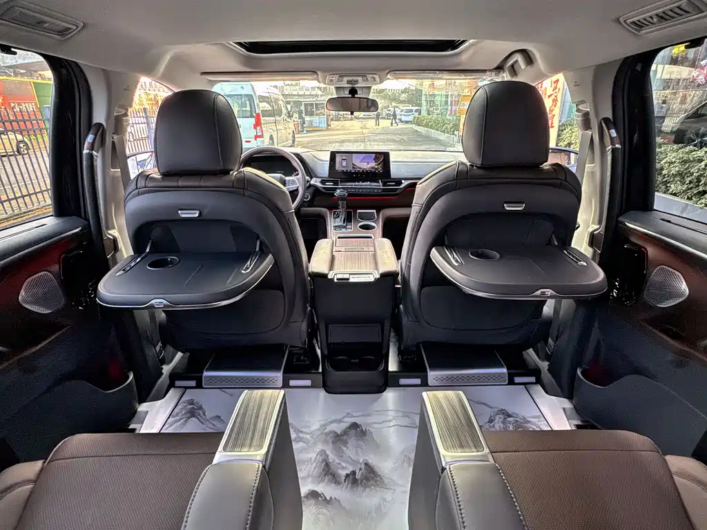 Toyota Sienna — фото 14