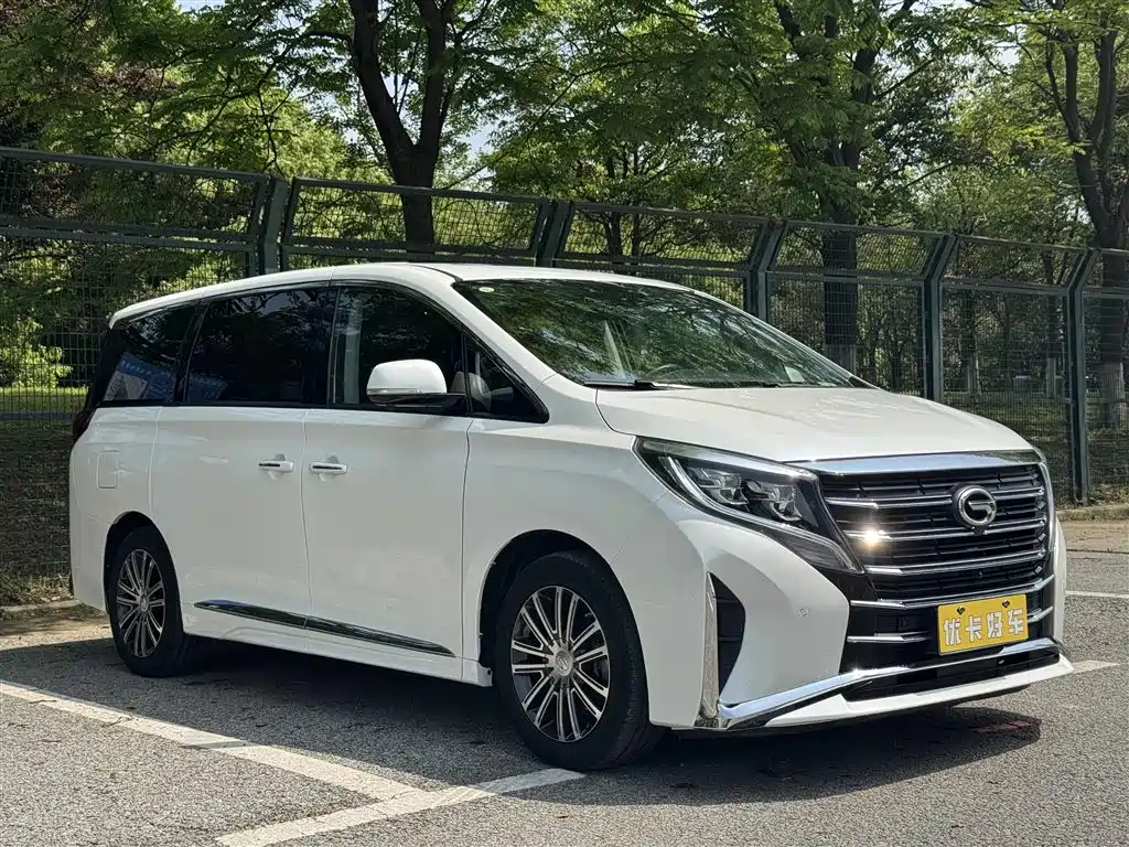 GAC Motor Trumpchi M8 2022 — фото 3