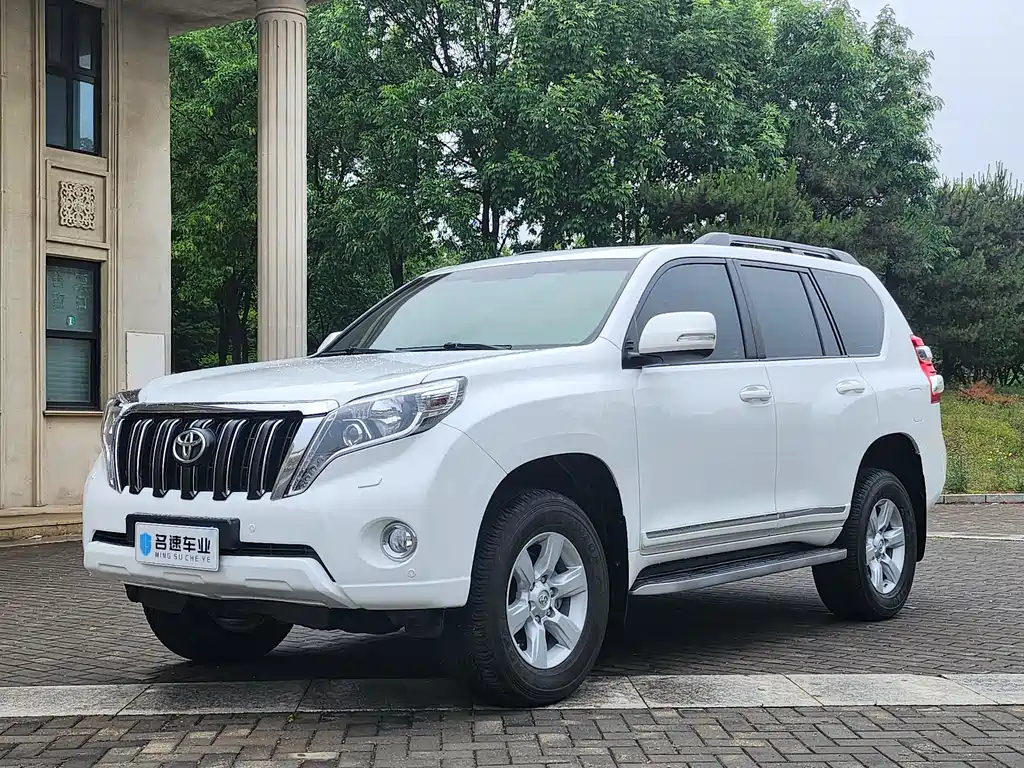 Toyota Prado 2015 — фото 1