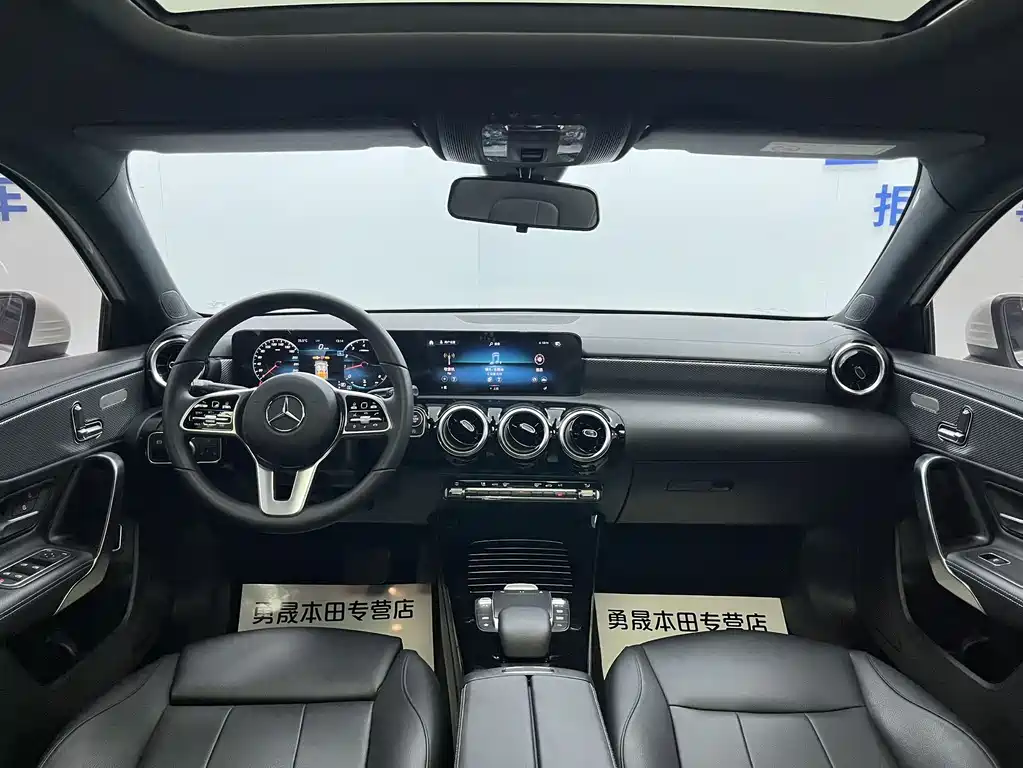 Mercedes-Benz A-Class 2022 — фото 18