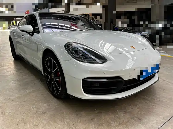 Porsche Panamera 2021