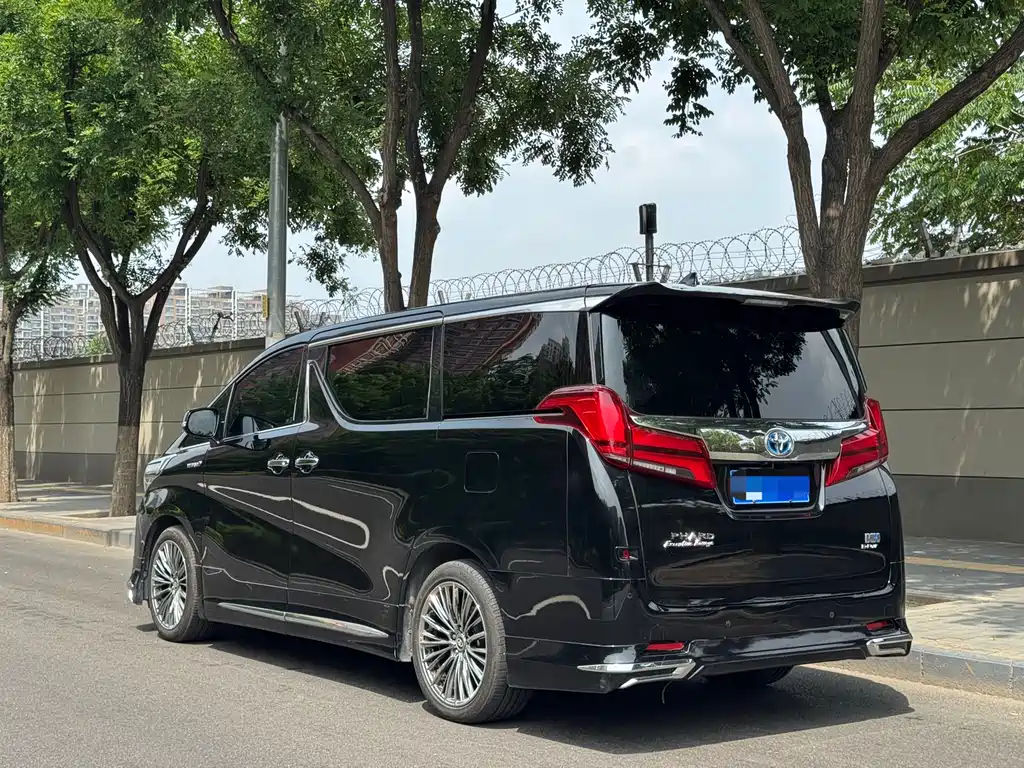 Toyota Alphard 2021 — фото 2