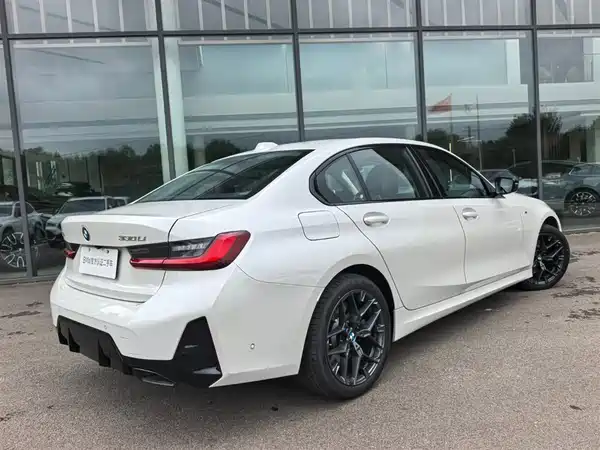 BMW 3 Series 2025