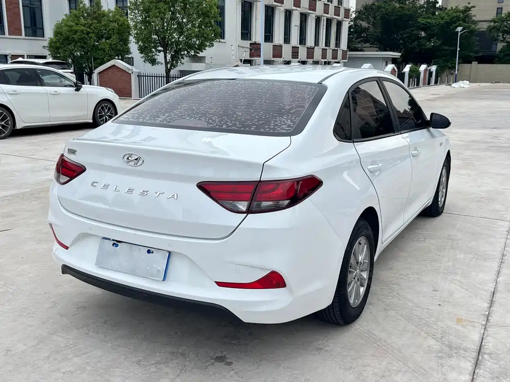 Hyundai Elantra 2019 — фото 6