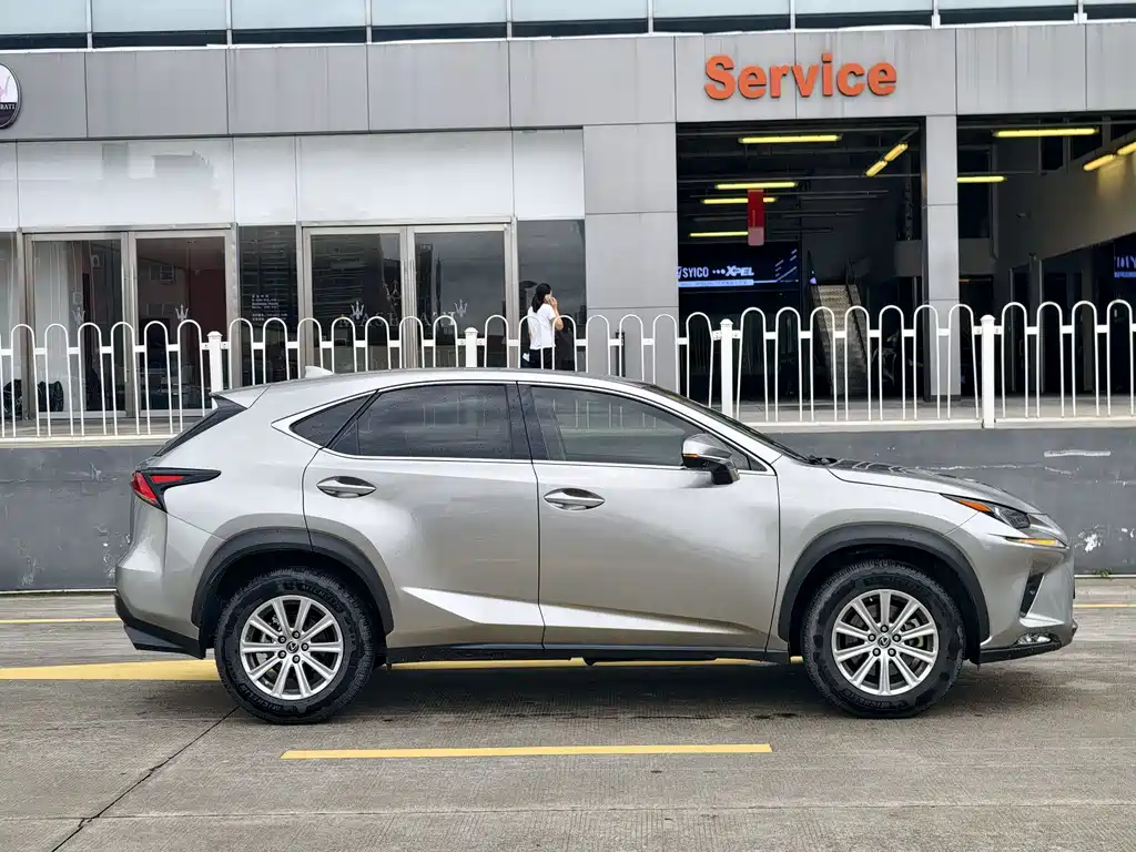 Lexus NX 2018 — фото 4