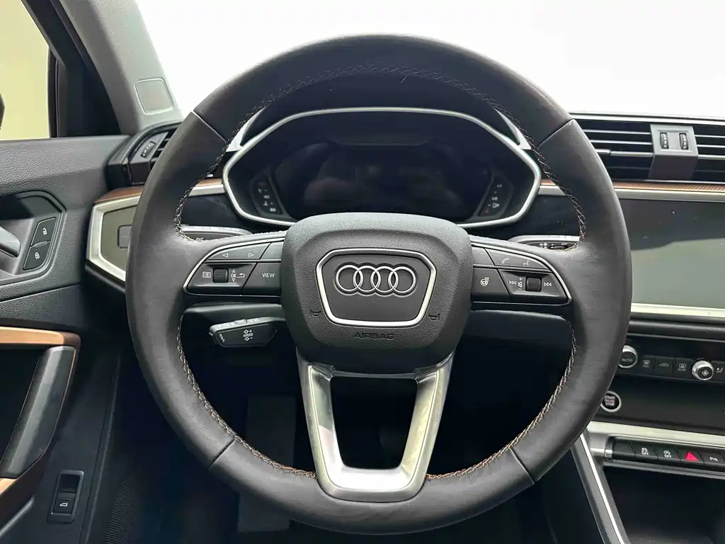 Audi Q3 2022 — фото 17