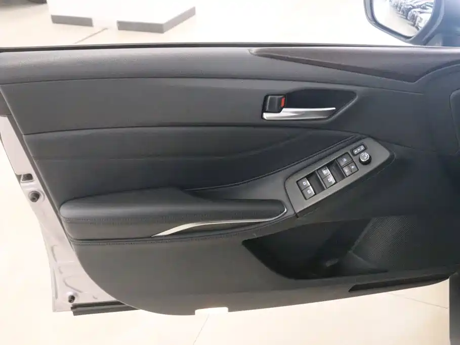 Toyota Avalon 2020 — фото 11