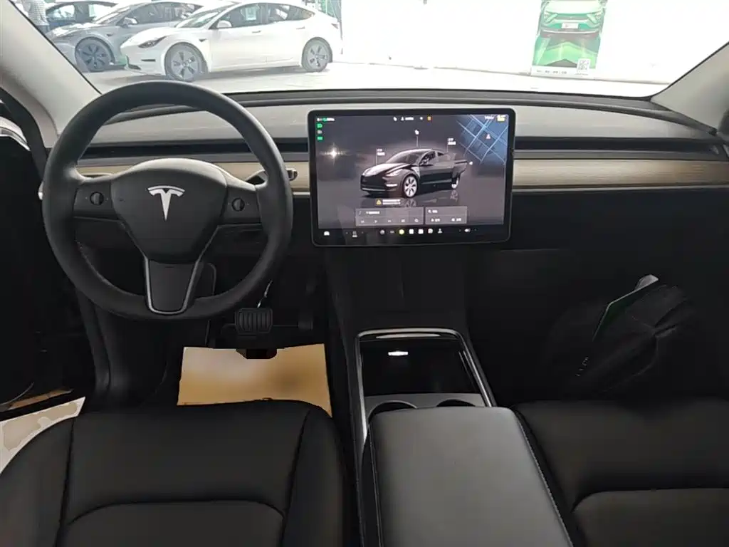Tesla Model Y 2023 — фото 10
