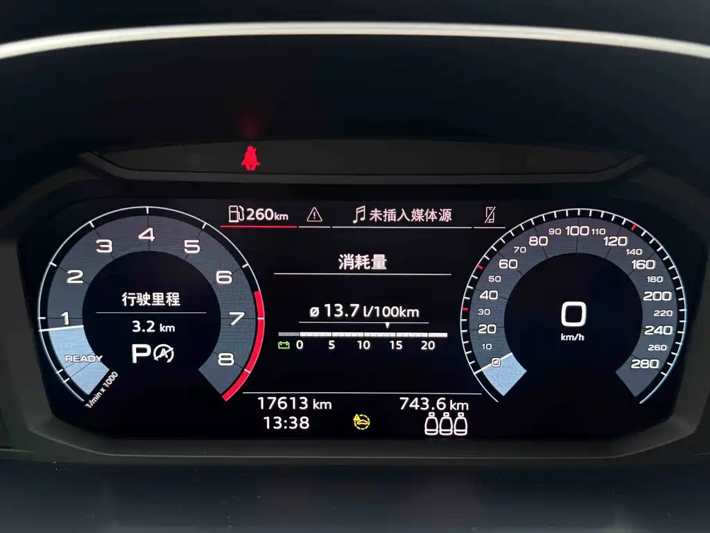 Audi Q3 2021 — фото 13